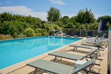 Propriété unique avec gite et piscine 26