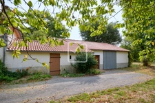 Fermette sur plus d'un hectare de terrain  6