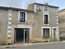 Maison + Ancien commerce à rénover  1