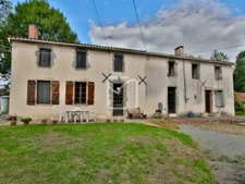 CORPS DE FERME SUR PLUS D'UN HECTARE DE TERRAIN 3