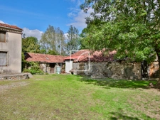 CORPS DE FERME SUR PLUS D'UN HECTARE DE TERRAIN 27