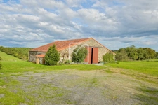 Fermette sur plus d'une hectare terrain 30