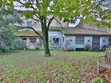 Maison avec gîte et dépendances 15