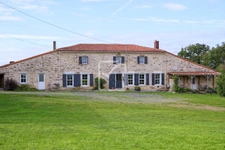 Fermette sur plus d'une hectare terrain 2