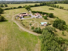 Belle propriété sur 15 hectares de terrain 1