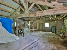 CORPS DE FERME SUR PLUS D'UN HECTARE DE TERRAIN 28
