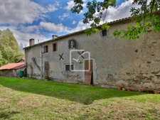 CORPS DE FERME SUR PLUS D'UN HECTARE DE TERRAIN 8