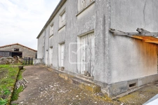 Ensemble immobilier sur Courlay 25