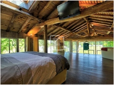 DEUX-SÈVRES  - DOMAINE UNIQUE DE 84 HECTARES - BOIS, ETANG,  26
