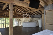 DEUX-SÈVRES  - DOMAINE UNIQUE DE 84 HECTARES - BOIS, ETANG,  28