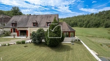 LONGERE EN PIERRE DE STANDING de 204 m2 HAB  SUR 6 HECTARES  6