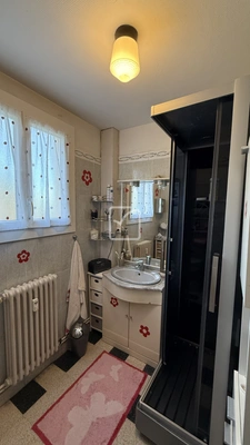 Appartement T3 avec balcons, cave et chauffage collectif   G 10
