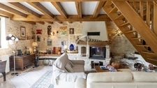 LONGERE EN PIERRE DE STANDING de 204 m2 HAB  SUR 6 HECTARES  28