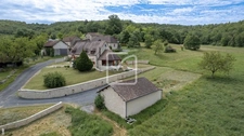 LONGERE EN PIERRE DE STANDING de 204 m2 HAB  SUR 6 HECTARES  17