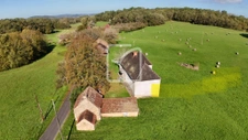 Maison en pierre de caractère avec grand potentiel. 17