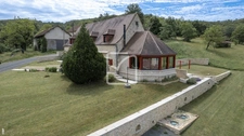 LONGERE EN PIERRE DE STANDING de 204 m2 HAB  SUR 6 HECTARES  10