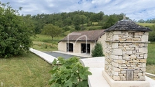 LONGERE EN PIERRE DE STANDING de 204 m2 HAB  SUR 6 HECTARES  25