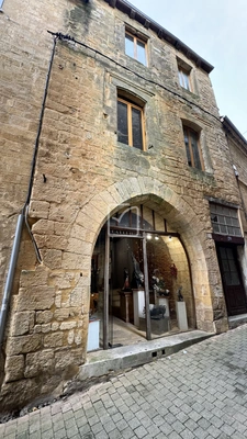 Idéal  investisseur Bel Immeuble en Pierre avec Galerie D'ar 5