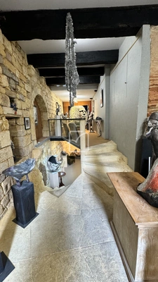 Idéal  investisseur Bel Immeuble en Pierre avec Galerie D'ar 17