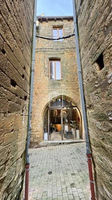 Idéal  investisseur Bel Immeuble en Pierre avec Galerie D'ar 6