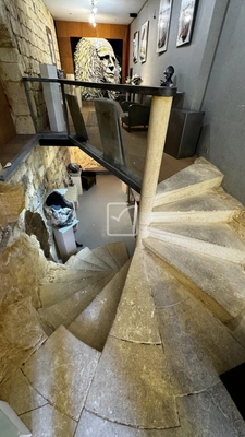 Idéal  investisseur Bel Immeuble en Pierre avec Galerie D'ar 2