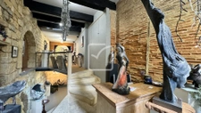 Idéal  investisseur Bel Immeuble en Pierre avec Galerie D'ar 16