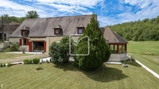 LONGERE EN PIERRE DE STANDING de 204 m2 HAB  SUR 6 HECTARES  4