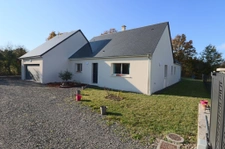 Maison moderne, familiale, fonctionnelle et baignée de lumiè