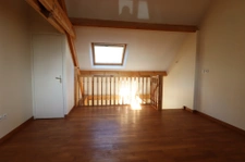 A  LOUER T1 en duplex