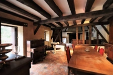 Belle longère sur une propriété de 2.7 ha boisés. 