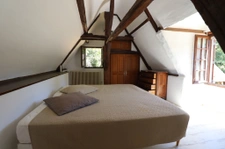 Belle longère sur une propriété de 2.7 ha boisés. 