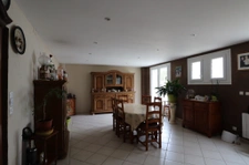  Maison familiale avec piscine de 176m2.  