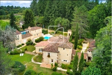 DOMAINE PERIGOURDIN DANS UNE FORET 1