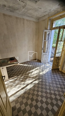 Maison individuelle à rénover avec jardin et garage  5