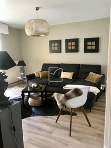 CENTRE VILLE : TRES BEL  APPARTEMENT T2 REFAIT A NEUF  2