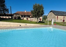 10 mn de BEAULIEU SUR DORDOGNE : EXCEPTIONNEL ENCLOS AVEC CO 1
