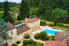 DOMAINE PERIGOURDIN DANS UNE FORET 5