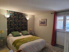 Maison familiale à l'abri des regards 12