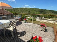 MAGNIFIQUE PROPRIETE EN PIERRE AVEC ACTIVITE TOURISTIQUE SUR 10