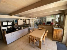 MAGNIFIQUE PROPRIETE EN PIERRE AVEC ACTIVITE TOURISTIQUE SUR 4