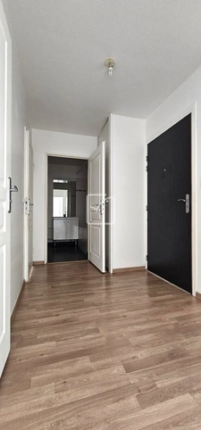 Appartement  type 2 de 48 m2 avec parking couvert proche jar 4