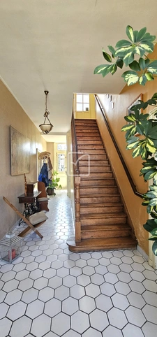 Maison 9 pièces de 270 m2 avec terrain constructible de 4781 5