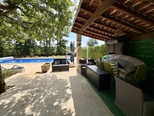 Maison au calme avec piscine et terrain arboré 5