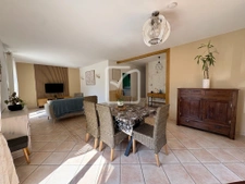 Plain-pied avec piscine et studio, proche de Brive 2