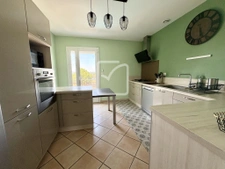 Plain-pied avec piscine et studio, proche de Brive 8