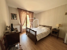 Maison au calme avec piscine et terrain arboré 7