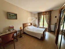 Maison au calme avec piscine et terrain arboré 11