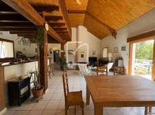 Maison au calme avec piscine et terrain arboré 6