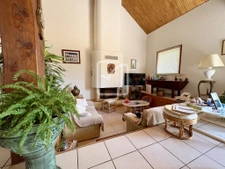 Maison au calme avec piscine et terrain arboré 8