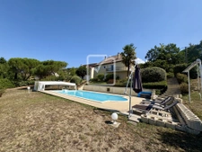 Plain-pied avec piscine et studio, proche de Brive 14